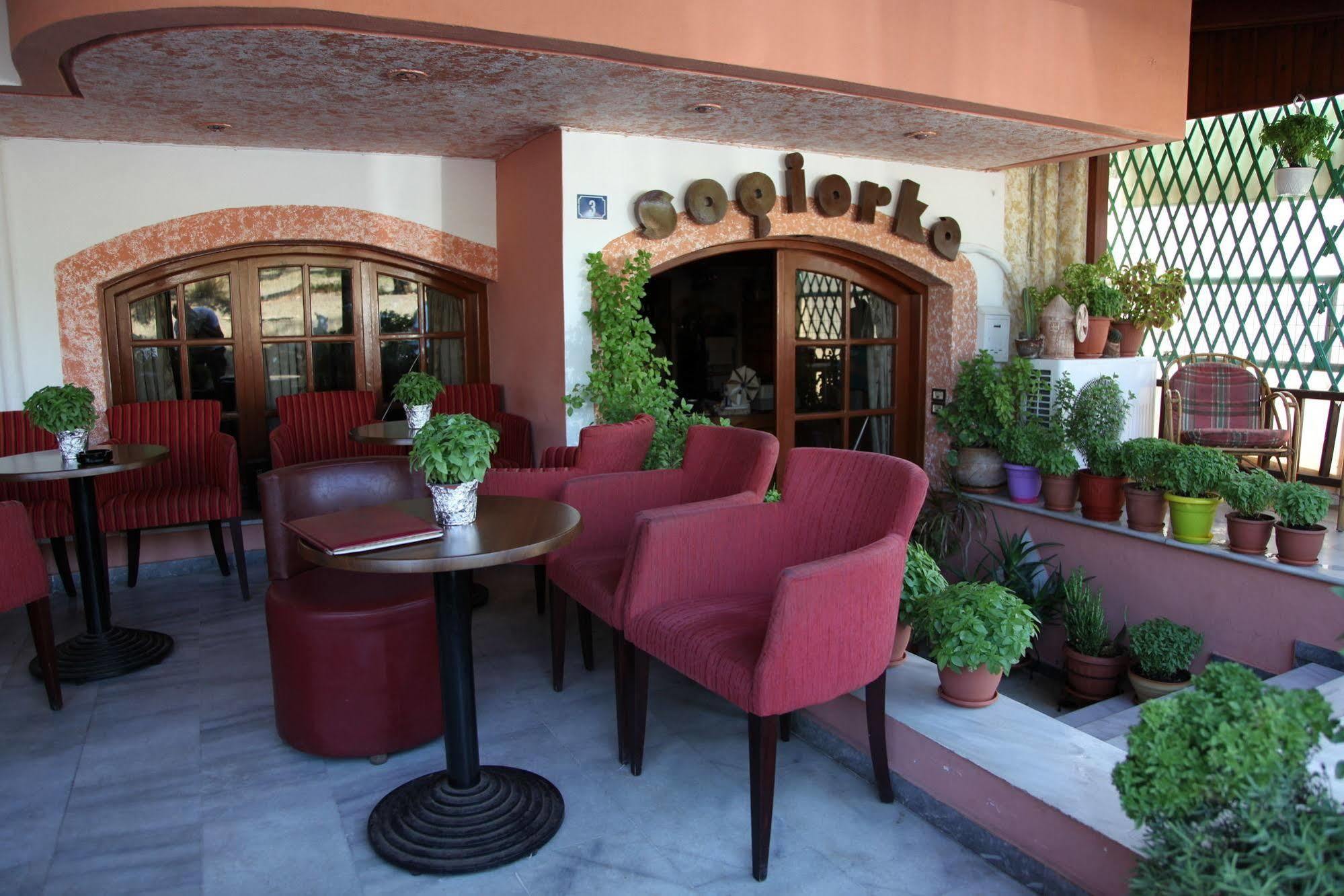הרסוניסוס Sogiorka Apartments מראה חיצוני תמונה